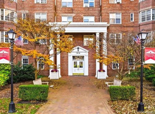 6m-7636 113th Street, New York, NY, 11375 | Card Image