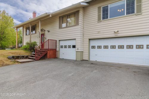 8430 Greenhill Way, Anchorage, AK, 99502-5432 | Card Image