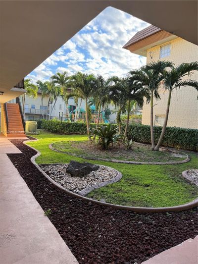 4-101 - 8600 Sw 109th Ave, Condo with 2 bedrooms, 2 bathrooms and null parking in Miami FL | Image 2