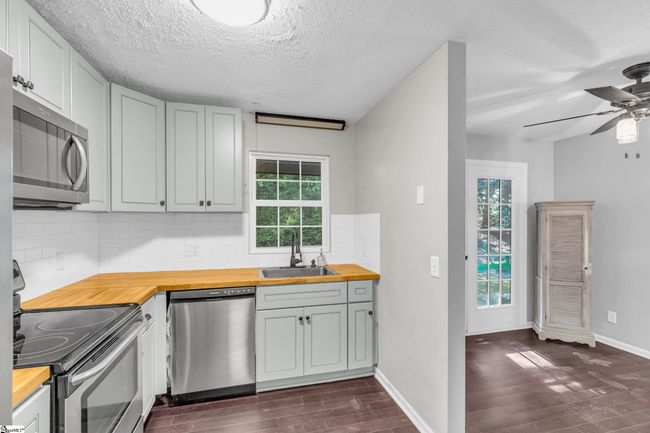 121 Shady Tree Dr, Townhouse with 2 bedrooms, 2 bathrooms and null parking in Taylors SC | Image 9
