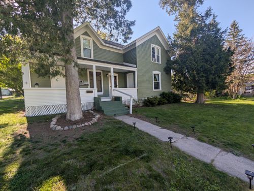301 Smith St, Greenville, MI, 48838-1821 | Card Image