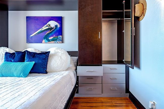 Extra closet and cabinet space for your convenience | Image 5