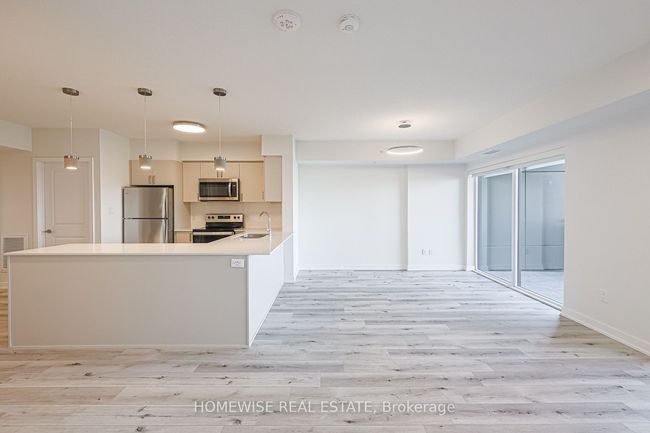 401 - 1475 Whites Rd, Condo with 2 bedrooms, 2 bathrooms and null parking in Pickering ON | Image 4