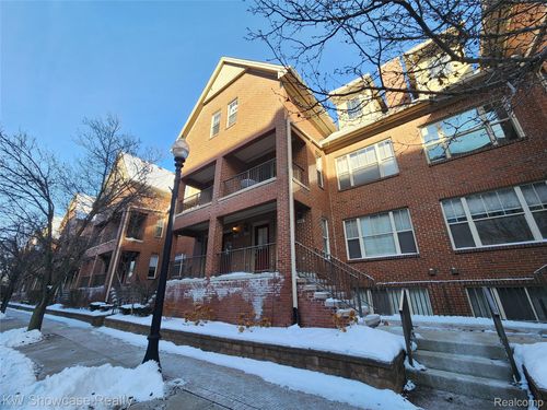 138 Tiffany Ln, Royal Oak, MI, 48067-3272 | Card Image