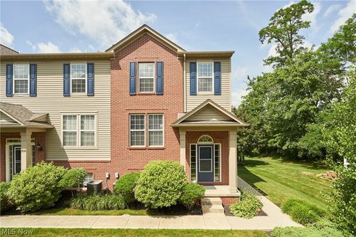 301 Kelsey Dr, Copley, OH, 44321-3155 | Card Image