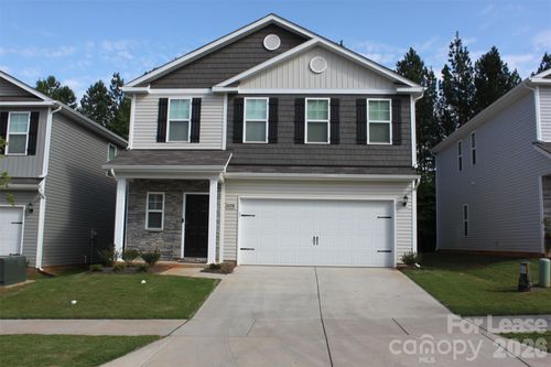 8208 Stonemere Ln, Charlotte, NC, 28215-0071 | Card Image