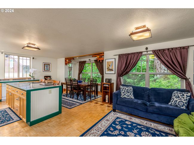 1650 Leatherwood Dr, House other with 3 bedrooms, 3 bathrooms and 1 parking in Eugene OR | Image 8