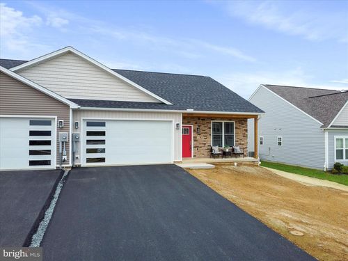 11797 Mystic Rock Ln S, Waynesboro, PA, 17268-8288 | Card Image