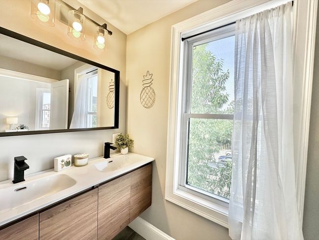 APT-3 - 299 Maverick St, Condo with 2 bedrooms, 2 bathrooms and null parking in Boston MA | Image 7