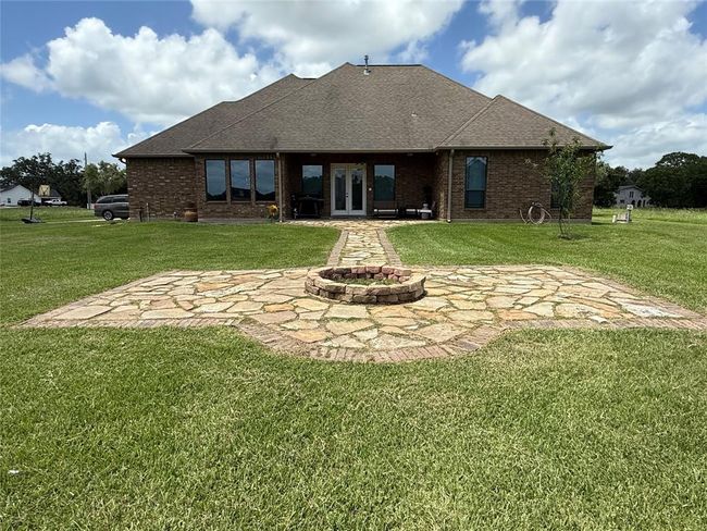 1549 Frontier Trl, House other with 4 bedrooms, 2 bathrooms and 2 parking in Angleton TX | Image 21