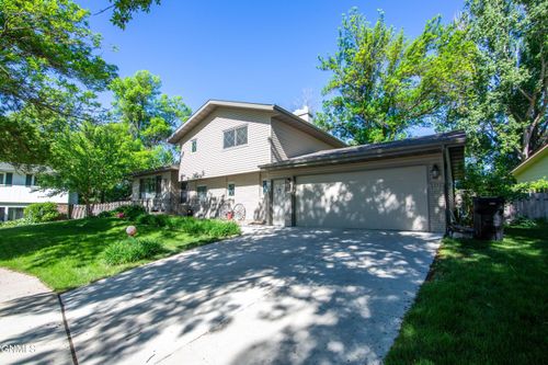 2440 Atlas Dr, Bismarck, ND, 58503-1400 | Card Image