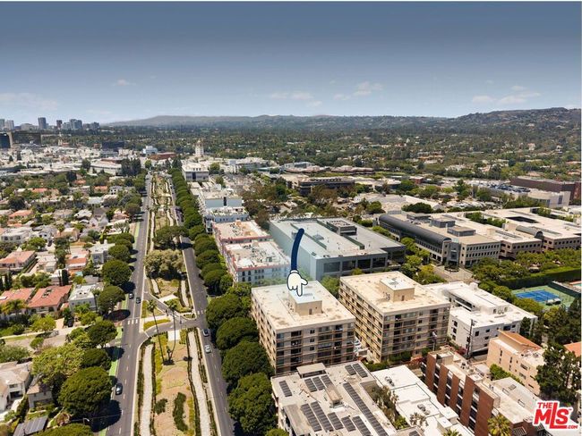 UNIT-406 - 318 N Maple Dr, Condo with 2 bedrooms, 3 bathrooms and 2 parking in Beverly Hills CA | Image 42