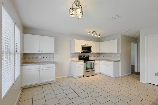 Kitchen | Image 13
