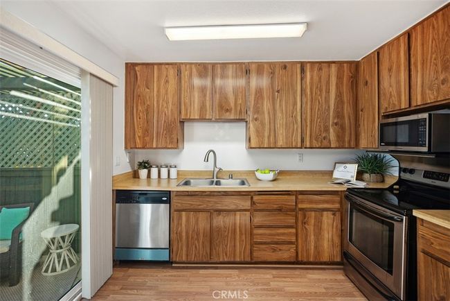 5 - 23300 Orange, Condo with 2 bedrooms, 1 bathrooms and null parking in Lake Forest CA | Image 7