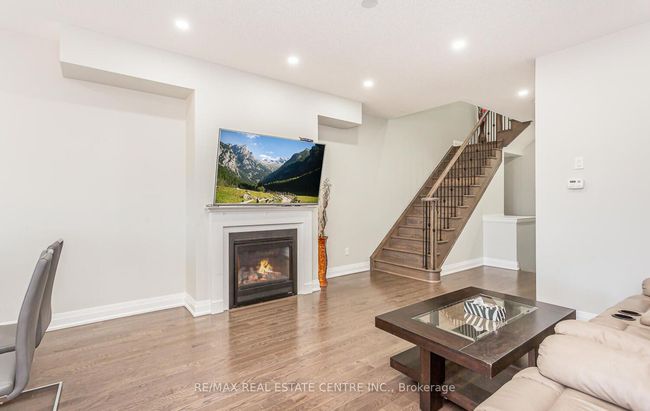 3 Dalbeattie Dr, House attached with 4 bedrooms, 3 bathrooms and 1 parking in Brampton ON | Image 11