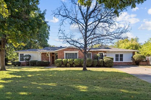 7016 Deville Dr, North Richland Hills, TX, 76180-8218 | Card Image