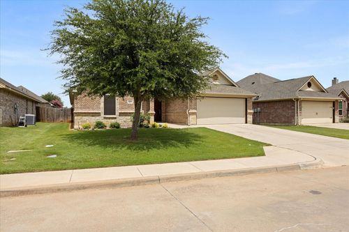 107 Donna Cir, Granbury, TX, 76049-7493 | Card Image