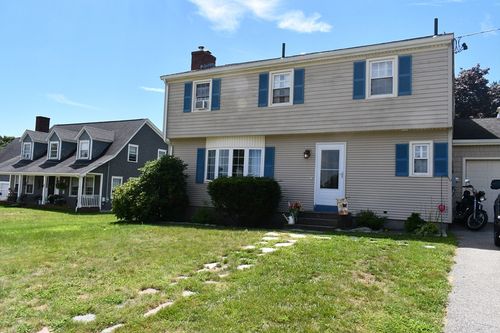 583 Whetstone Hill Rd, Somerset, MA, 02726-3909 | Card Image