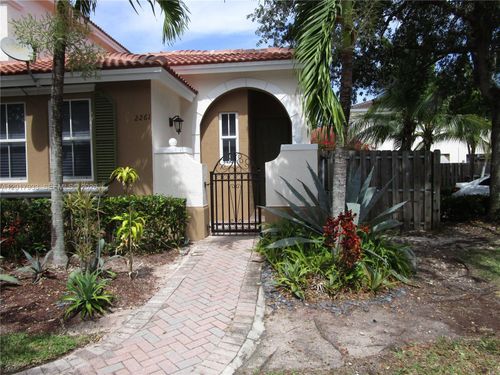 2261 Ne 42nd Cir, Homestead, FL, 33033-6604 | Card Image