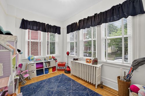 131 E 238th St, Bronx, NY, 10470-1802 | Card Image