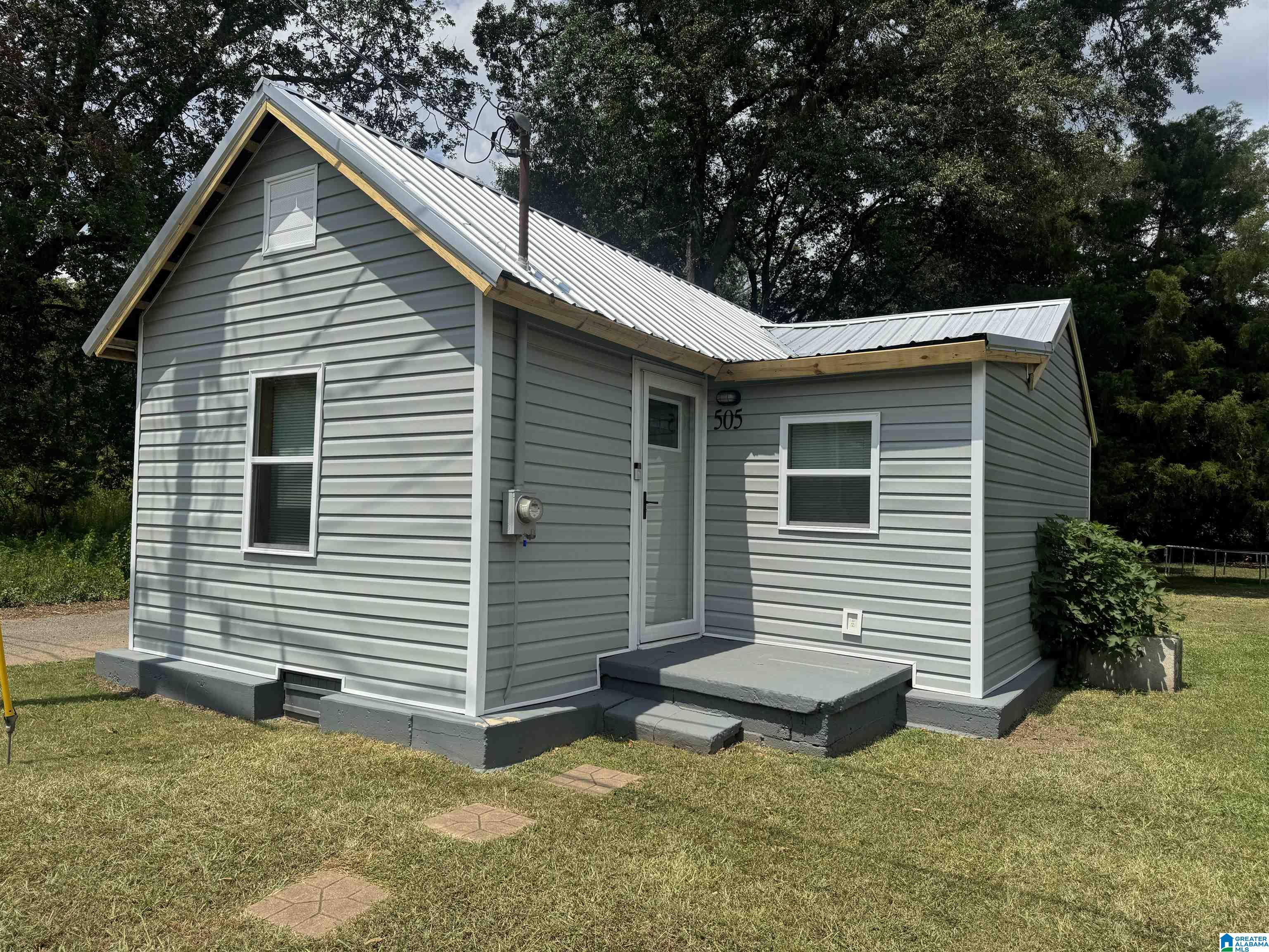 7th St, Anniston, AL 36201