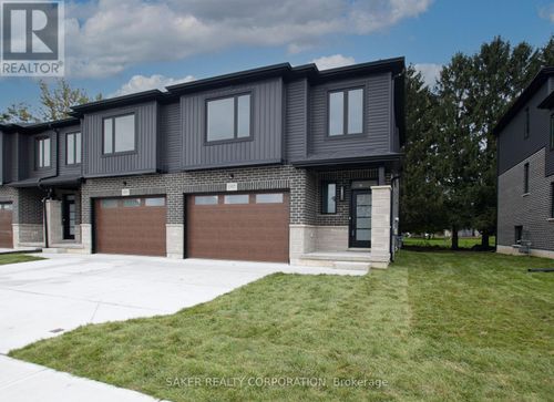 571 Regent St, Mount Brydges, ON, N0L1W0 | Card Image