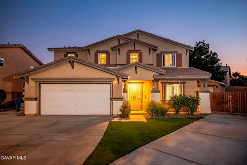 43635 Castle Cir, Lancaster, CA, 93535-6149 | Card Image