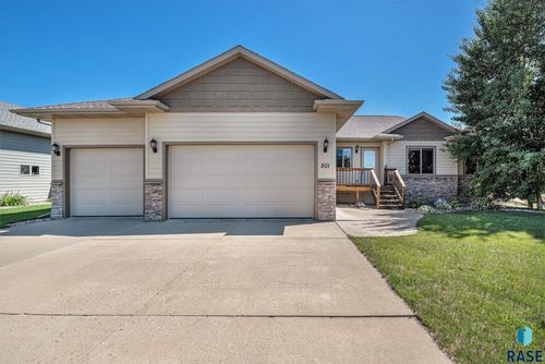501 Taylor Dr, Tea, SD, 57064-2136 | Card Image