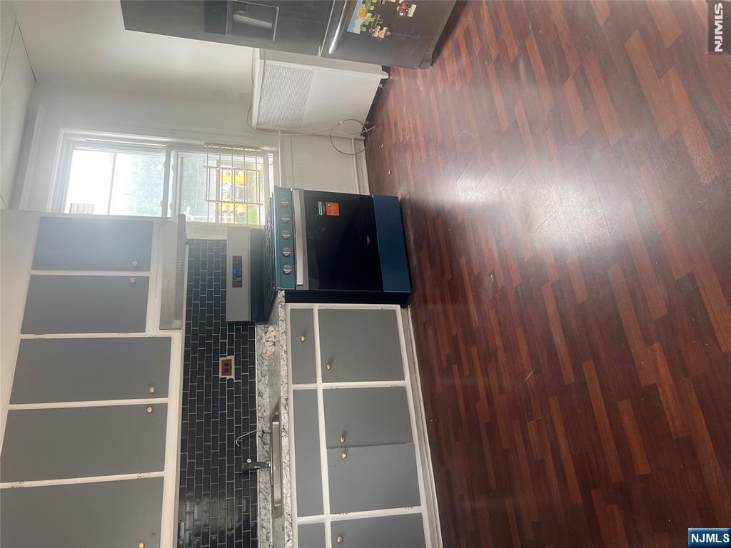 Residential Lease in Clifton 4