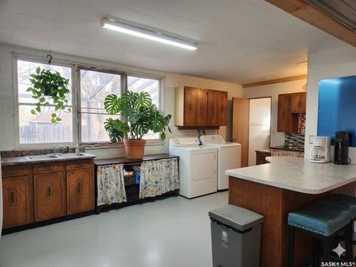 421 4 St, Chaplin, SK, S0H0V0 | Card Image