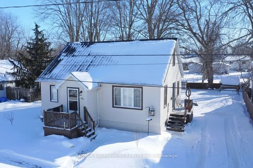 411 Ross Ave, Dunnville, ON, N1A2S2 | Card Image