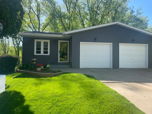 0-8317 10th St W, Rock Island, IL, 61201-7746 | Card Image