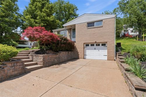212 Davis Ave, Pittsburgh, PA, 15223-1625 | Card Image