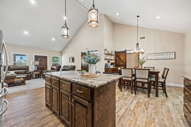 136 N Bronco Ct, House other with 4 bedrooms, 4 bathrooms and null parking in Springtown TX | Image 8
