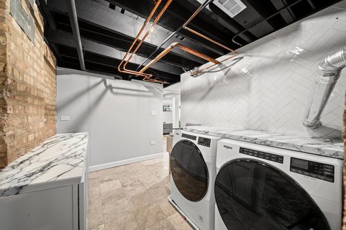 3838 N Alta Vista Ter, Chicago, IL, 60613-2908 | Card Image