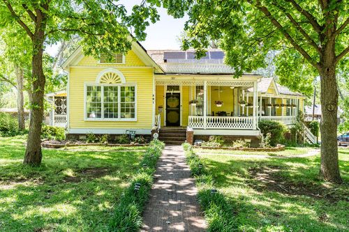 801 S Magnolia St, Palestine, TX, 75801-4462 | Card Image