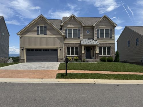 6982 Linn Cove Ct, Roanoke, VA, 24018-5245 | Card Image