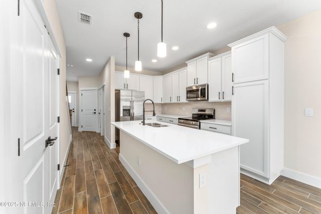 *Photo is of the same floor plan, different unit in building. Some finishes may slightly differ.* | Image 8
