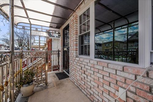 11622 127th St, South Ozone Park, NY, 11420-2634 | Card Image