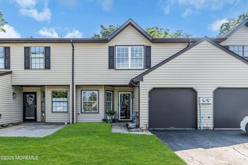 21 Seabreeze Sq, Freehold, NJ, 07728-3746 | Card Image