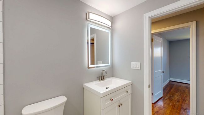 8 Batt St, House other with 5 bedrooms, 2 bathrooms and null parking in Middletown CT | Image 11