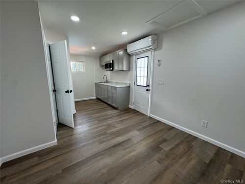 20 Irving Pl, Islip Terrace, NY, 11752-1539 | Card Image