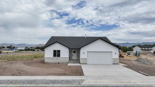 174 N 400 W, Preston, ID, 83263-1072 | Card Image
