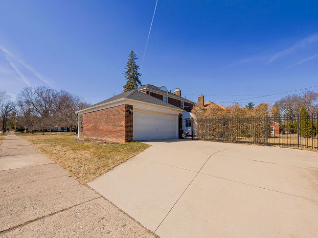 1304 Devonshire Rd, House other with 3 bedrooms, 3 bathrooms and null parking in Grosse Pointe Park MI | Image 49