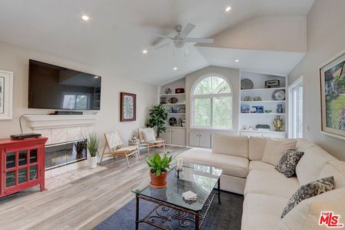 22348 Heritage Pass Pl, Chatsworth, CA, 91311-1263 | Card Image