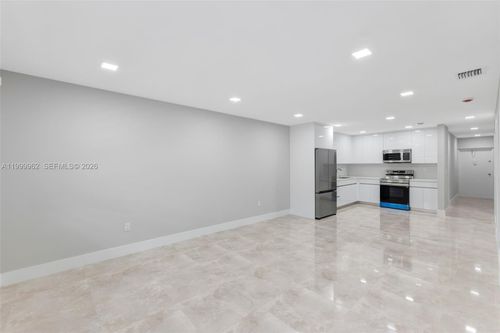 apt-28-15685 Sw 82nd Circle Ln, Miami, FL, 33193-5055 | Card Image