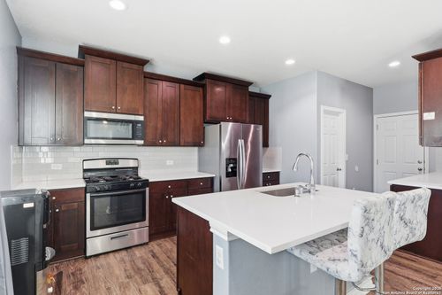 21018 Chestnut Cv, San Antonio, TX, 78266-4421 | Card Image