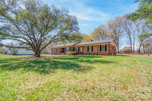 431 N Main St, Denton, NC, 27239-6526 | Card Image