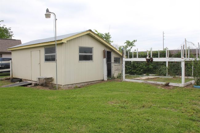 206 Riverside St, House other with 3 bedrooms, 3 bathrooms and 2 parking in Highlands TX | Image 24