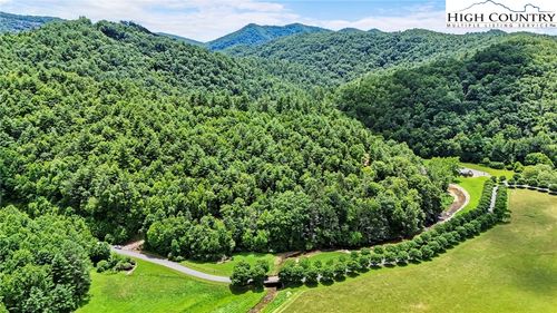 oo Timber Rock Dr, Lenoir, NC, 28645 | Card Image